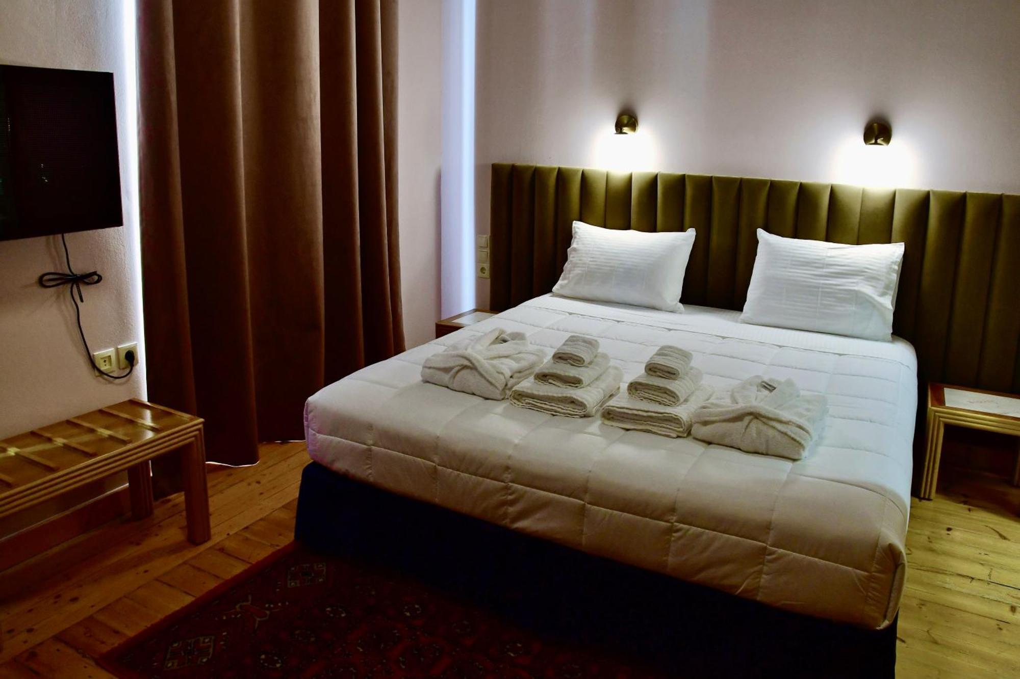 Vasilikon Hotel 1888 The Past Is Present Historical Preservation Monument Kalamata Exteriör bild